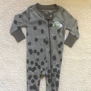 NWT Burt’s bees footie